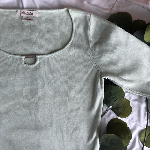 Michael Kors 3/4 Sleeve top with Keyhole - Picture 3 of 5